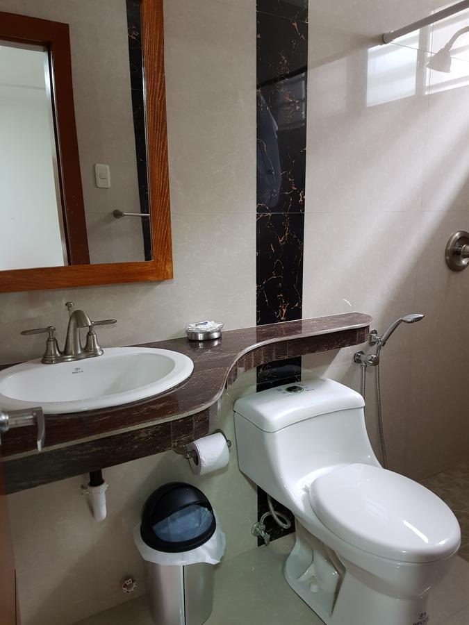 Hotel Apart Guayaquil Aeropuerto Exterior photo